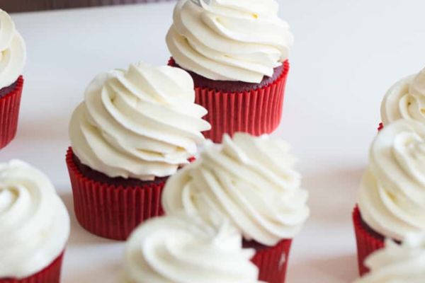 Fluffy vanilla cream cheese frosting