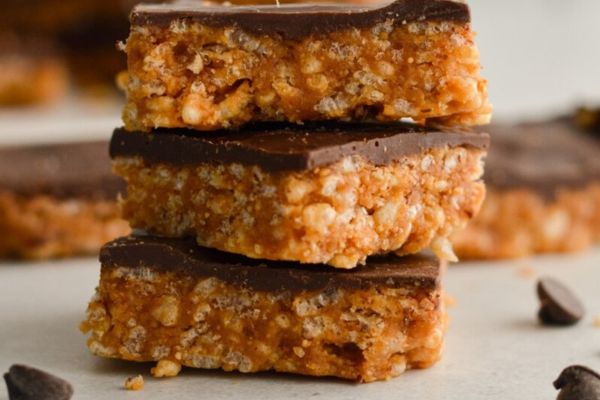 Chocolate bars with added ingredients like nuts, rice crisps, and fruit