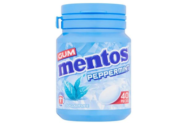 Is Mentos gum gluten free? Image of a Mentos Peppermint gum bottle